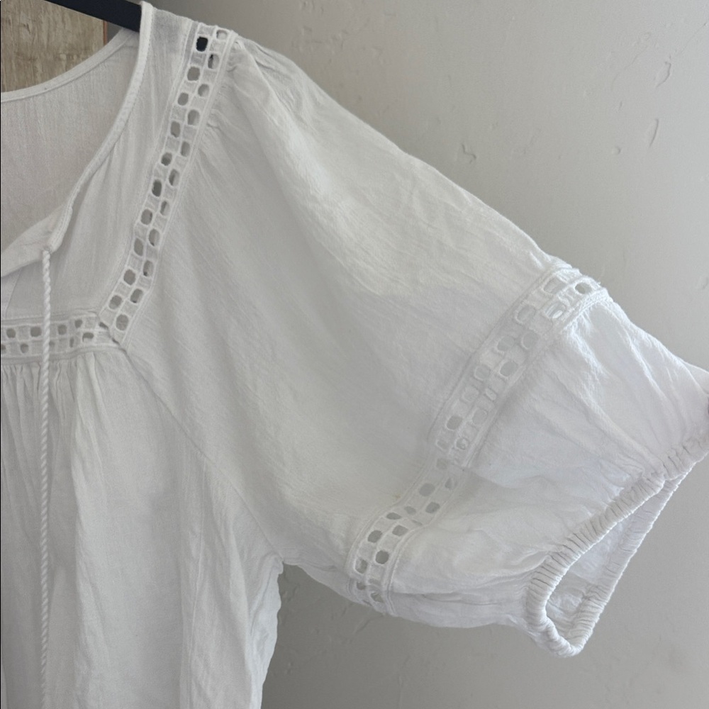Old Navy White Cutout-Trim Peasant Top - Picture 2 of 9